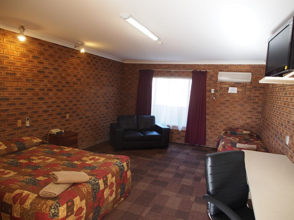 Cobar Town & Country Motor Inn Cameră foto